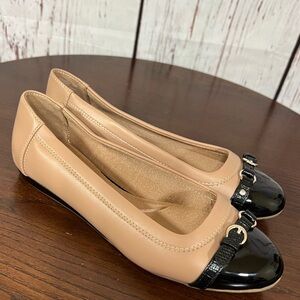 Anne Klein Iflex Women's Black and Tan Flats round toe size 6 GUc